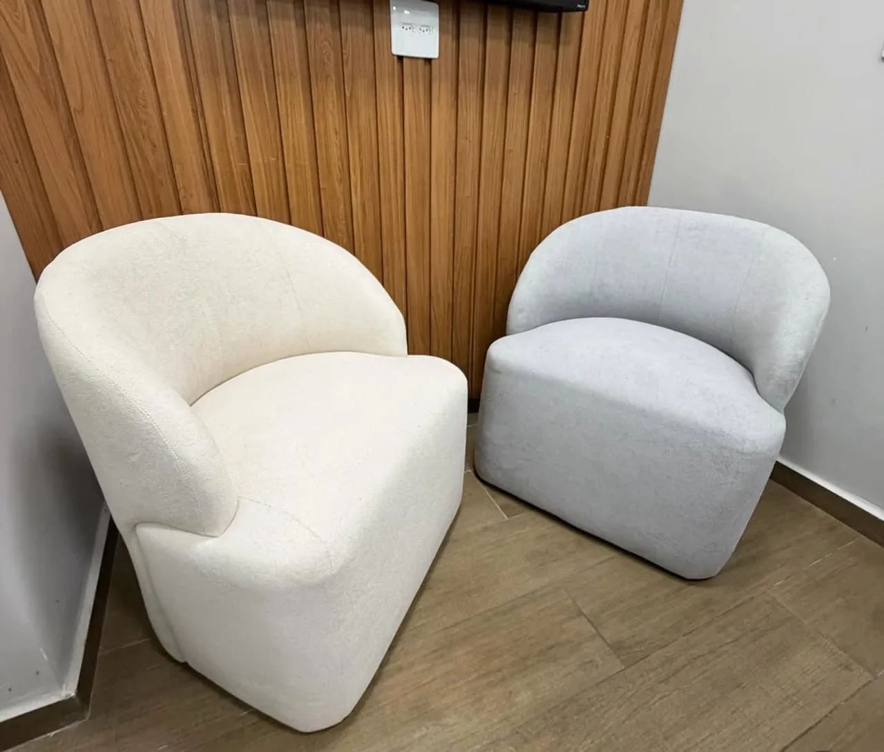 Poltrona Decorativa Victoria D33 Produto Novo 