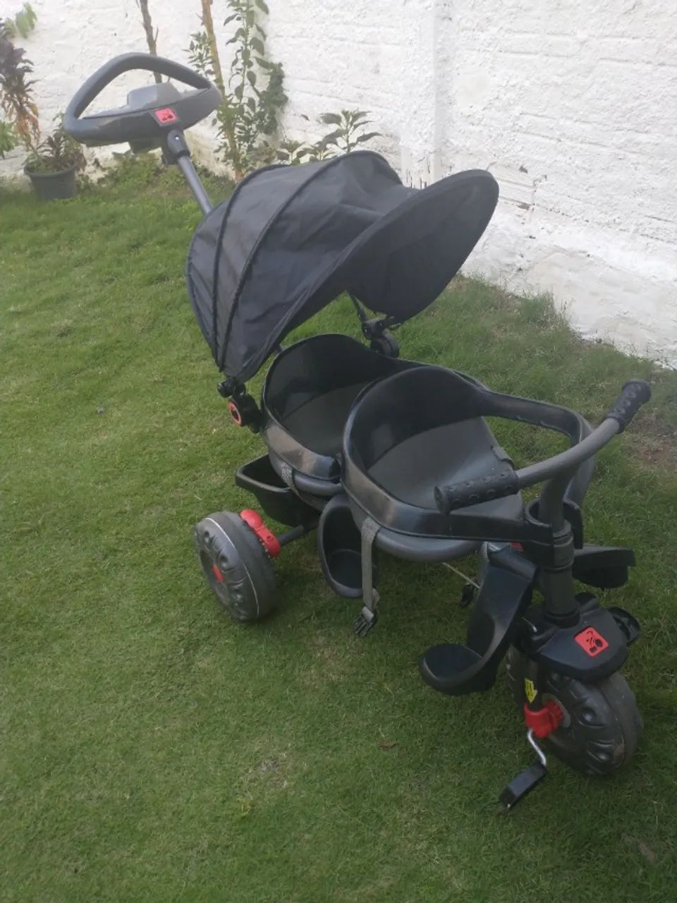 Carrinho Duplo triciclo Gemeos