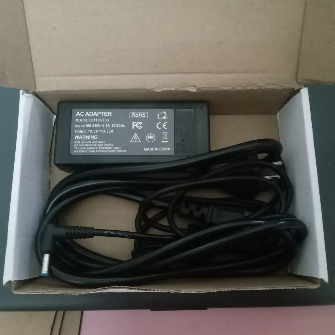 Fonte para notebook nova
