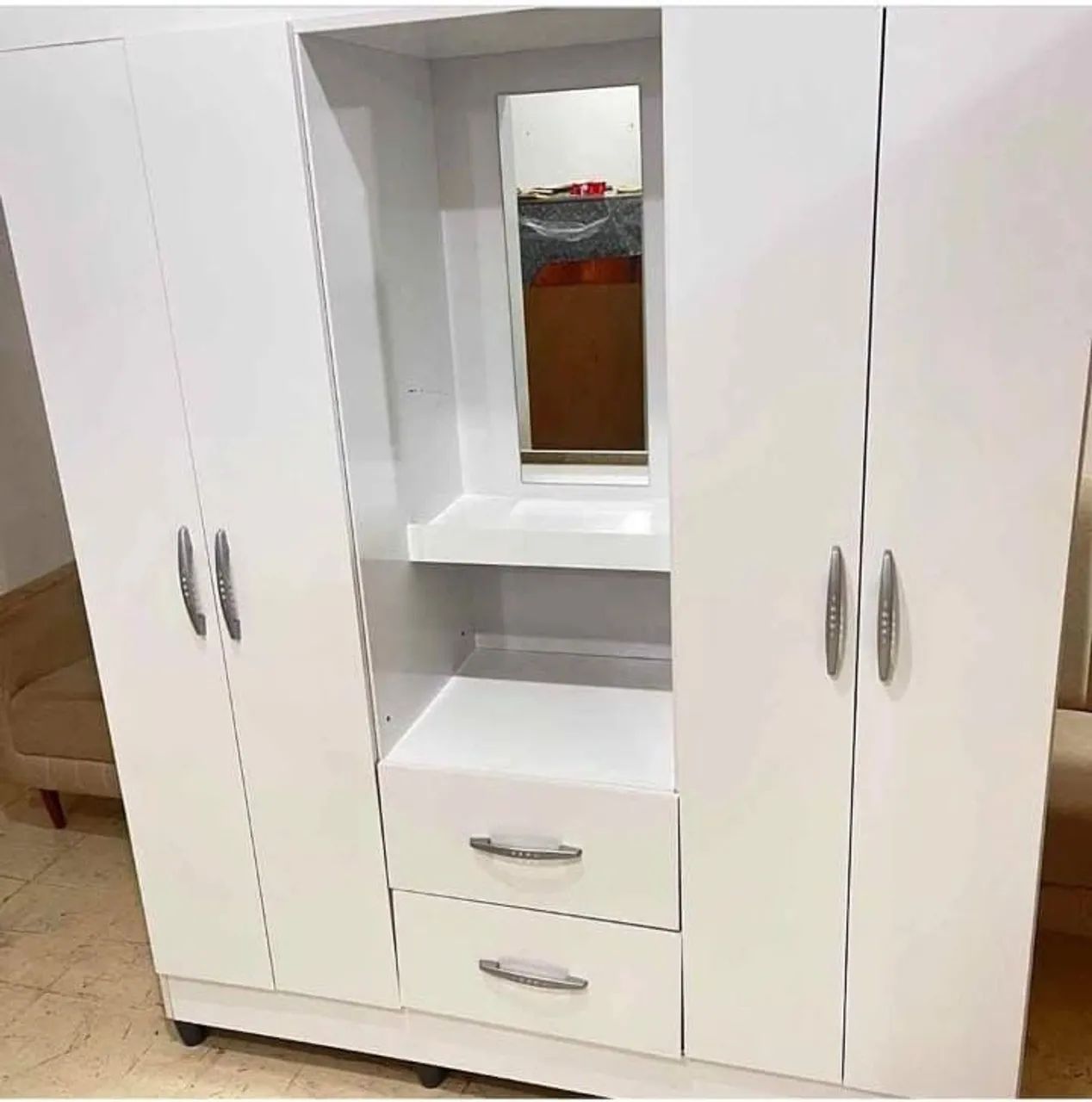 Guarda roupa novo