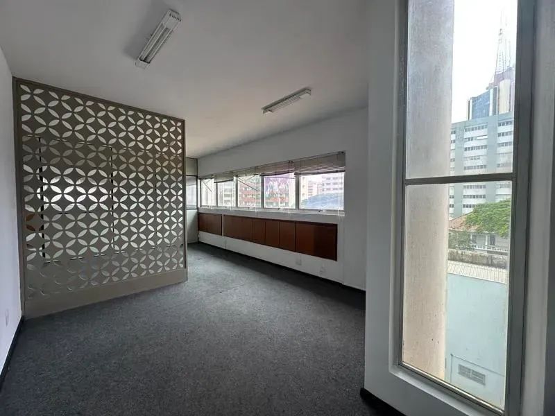 Sala na Av. Higienópolis, 58m², 01 vaga de garagem. - Foto 3