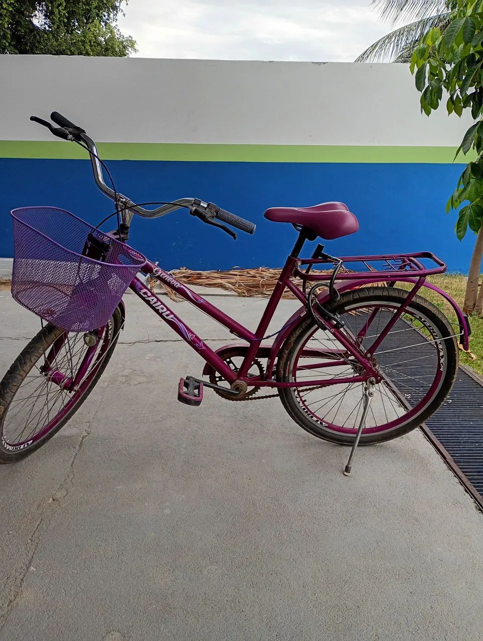 Vende se uma bicicleta media