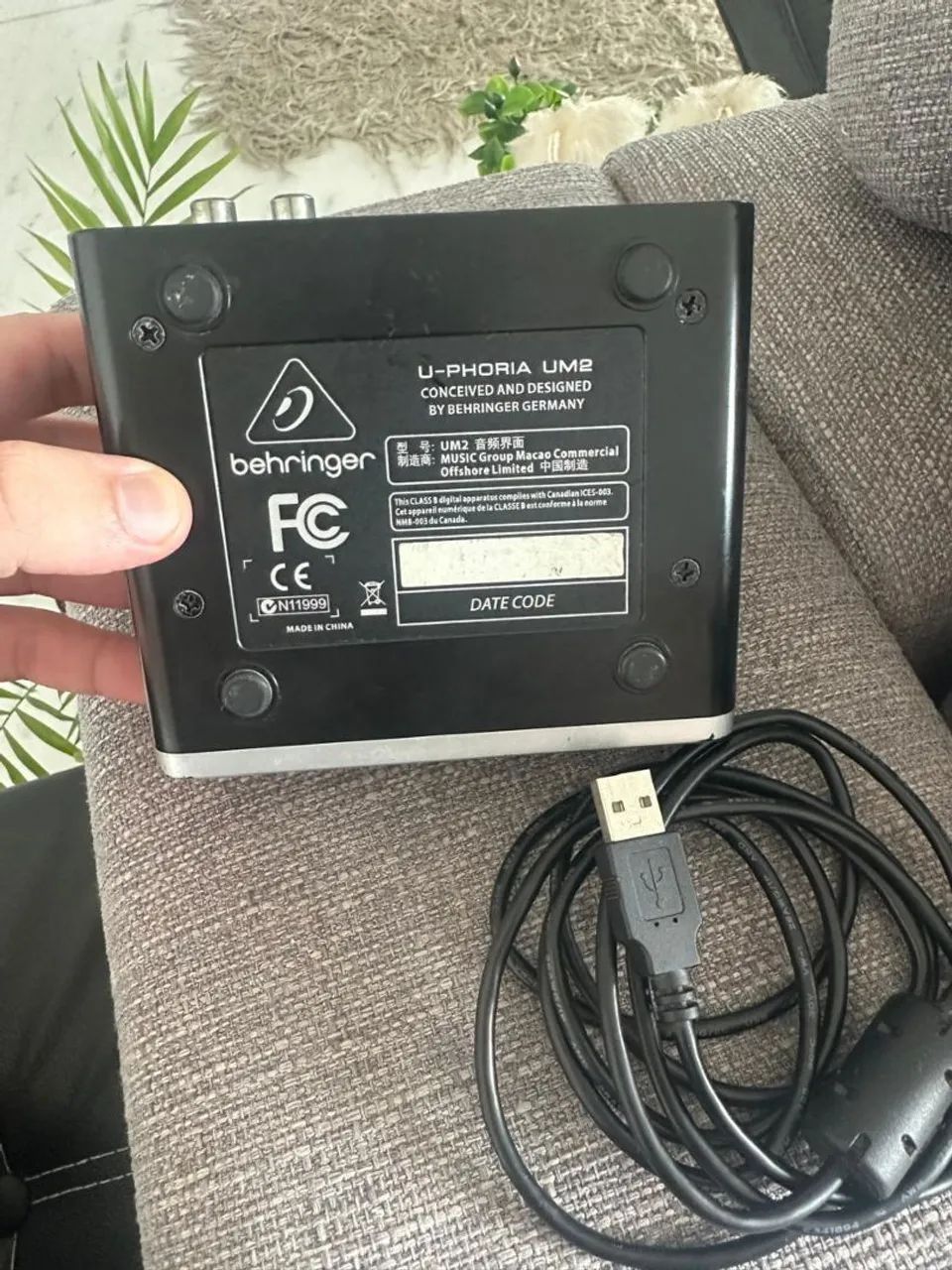 Interface de Áudio Behringer U-Phoria UM2 USB - Foto 2
