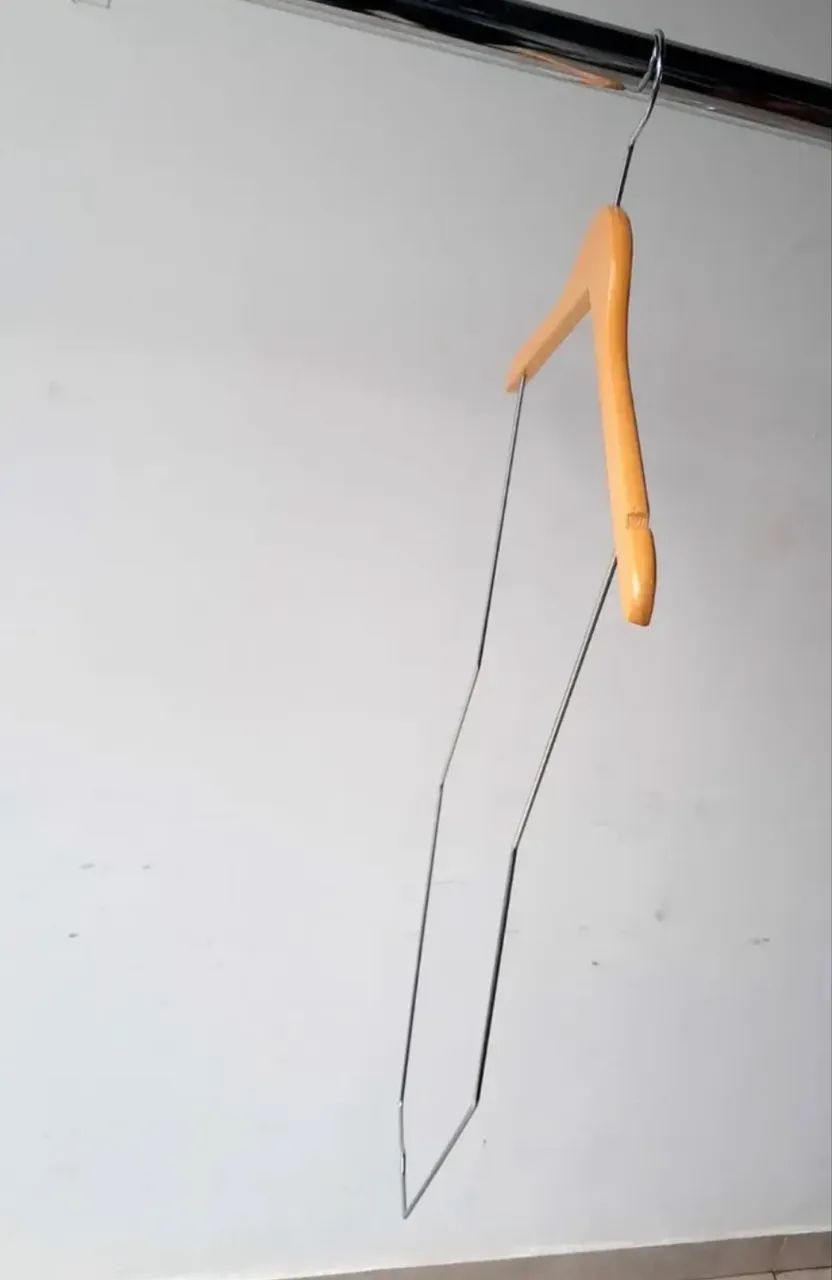 Cabide corpo madeira adulto