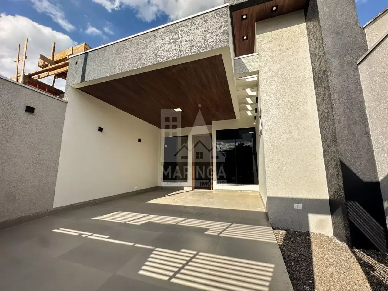 Casa NOVA moderna com 3 quartos (1 suíte) no Jardim Oásis, Maringá PR - Financiamento