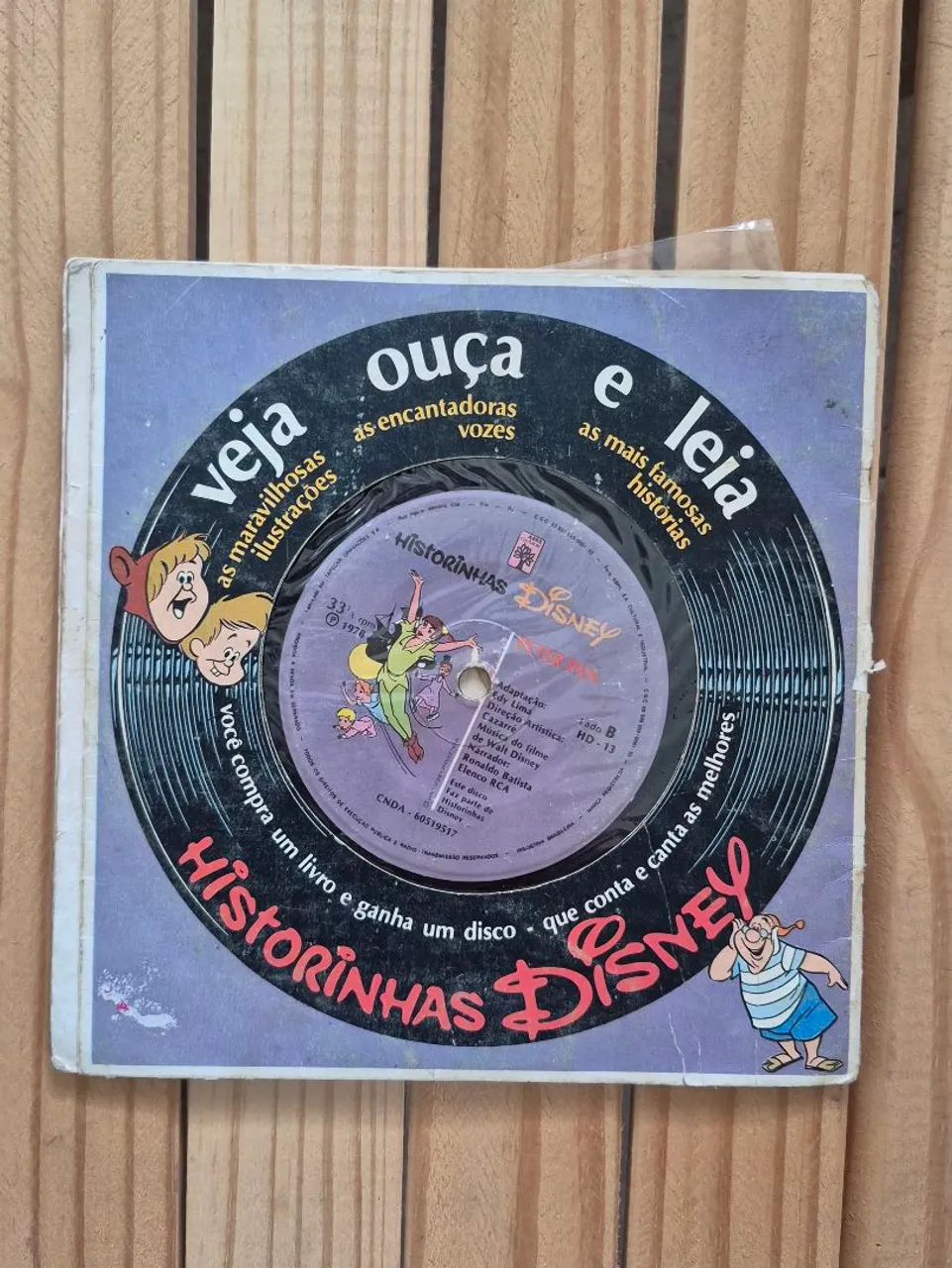 Historinhas Disney - Peter Pan - Livro e Vinil - Foto 2