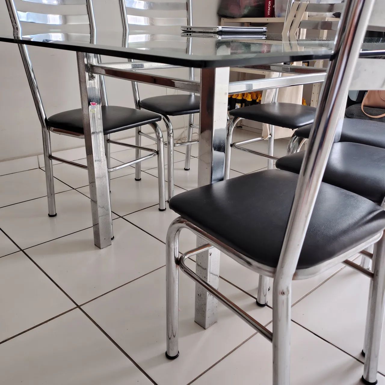 Mesa com 6 cadeiras  - Foto 2
