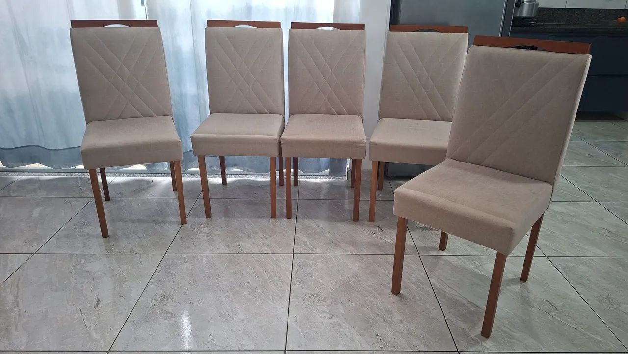 5 cadeiras estofadas usadas