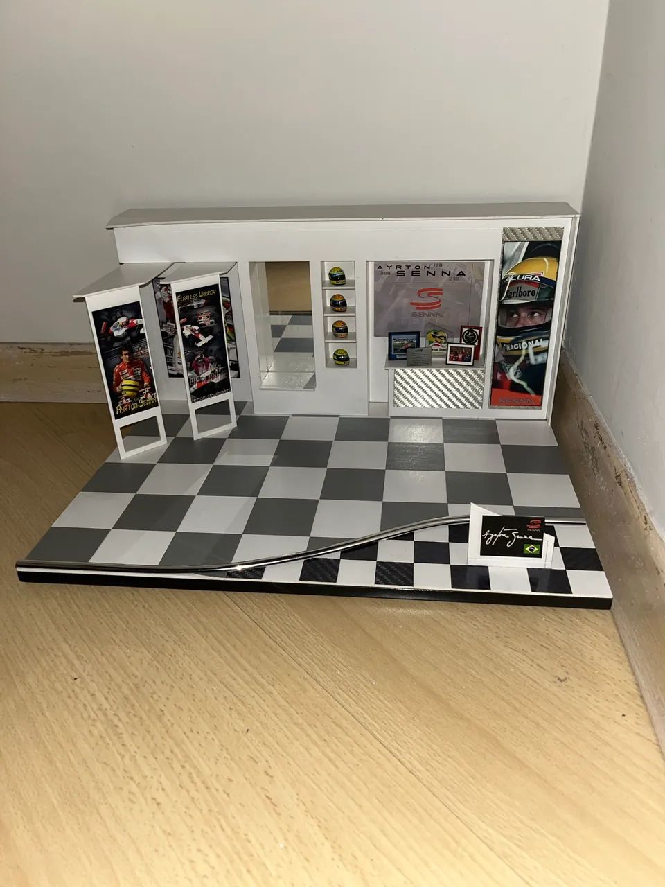 Maquete Ayrton Senna Garagem  - Foto 3