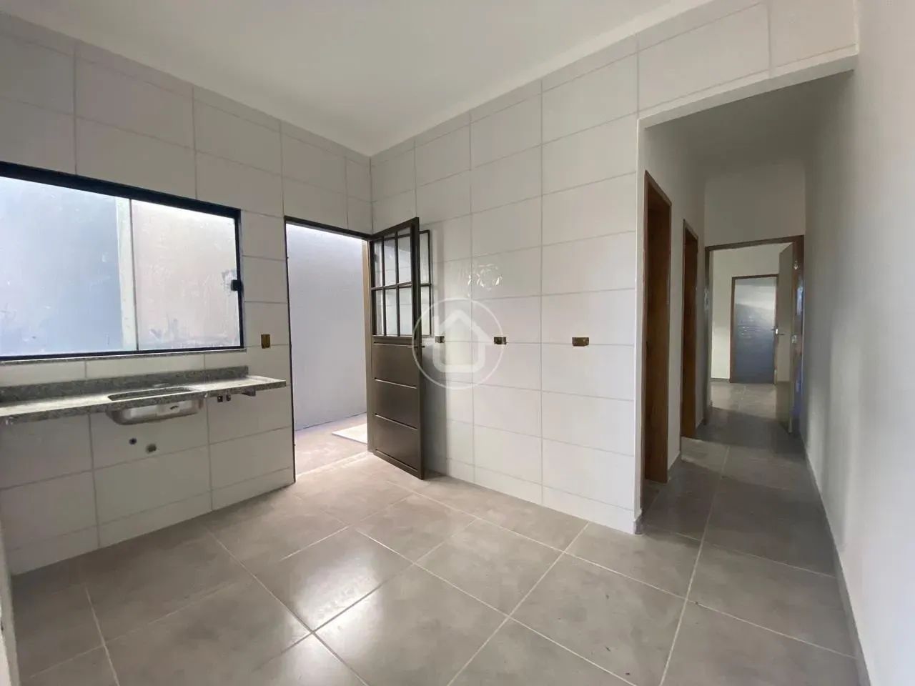 CASA NOVA COM 2 DORMITORIOS SENDO 1 SUITE - Foto 5