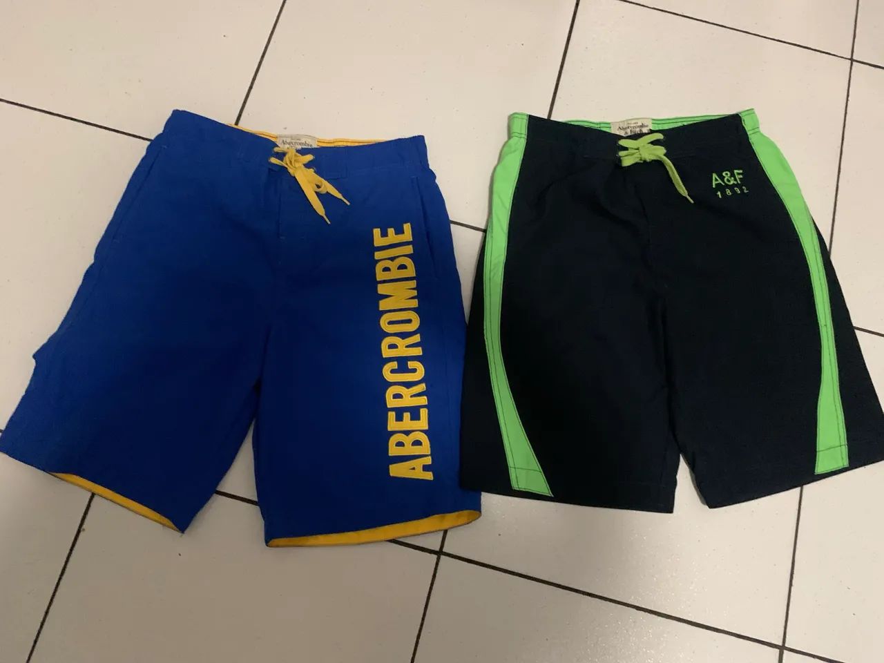 2 bermudas masc, originais, Abercrombie - Foto 2