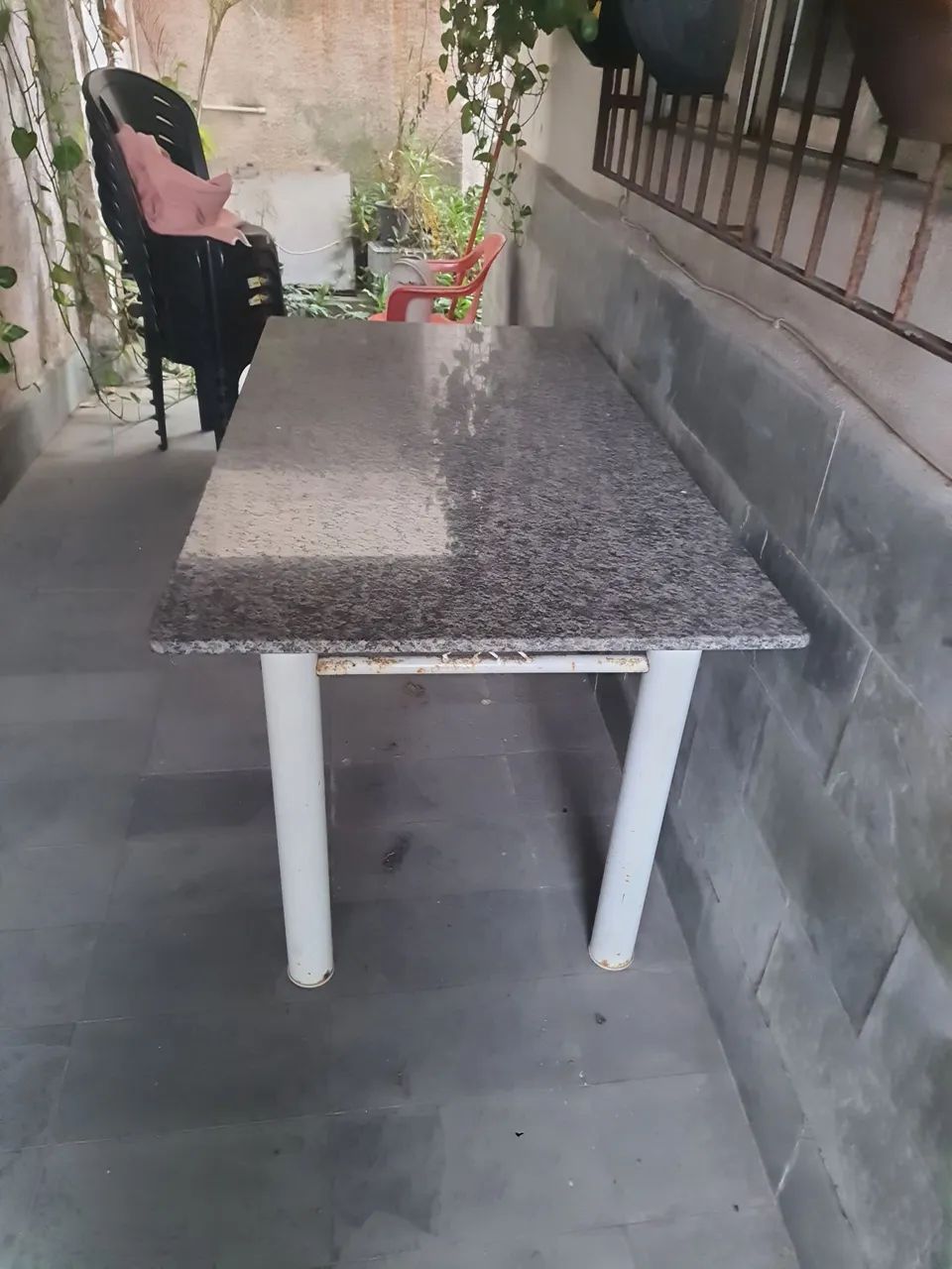 Mesa granito 1.50 X 80  somente a mesa não tem cadeiras  - Foto 2