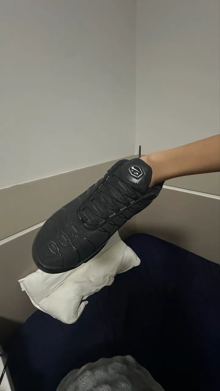 AIR MAX TN TRIPLE BLACK - Foto 4