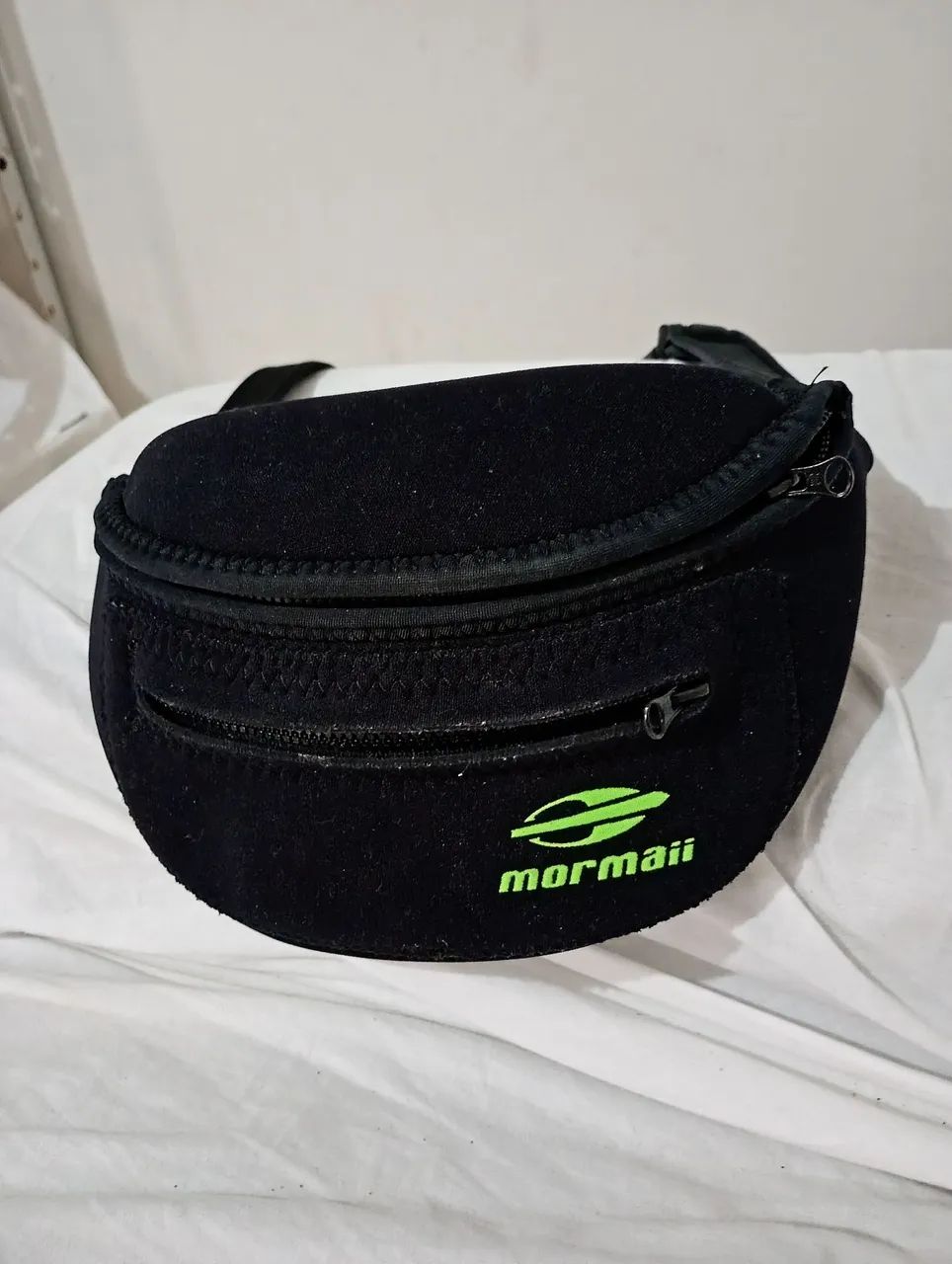 Pochete Mormaii neoprene preta nova 2 divisões original pouco uso  - Foto 2