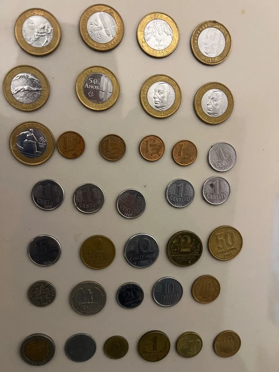 Pedras e moedas antigas e de países  - Foto 4