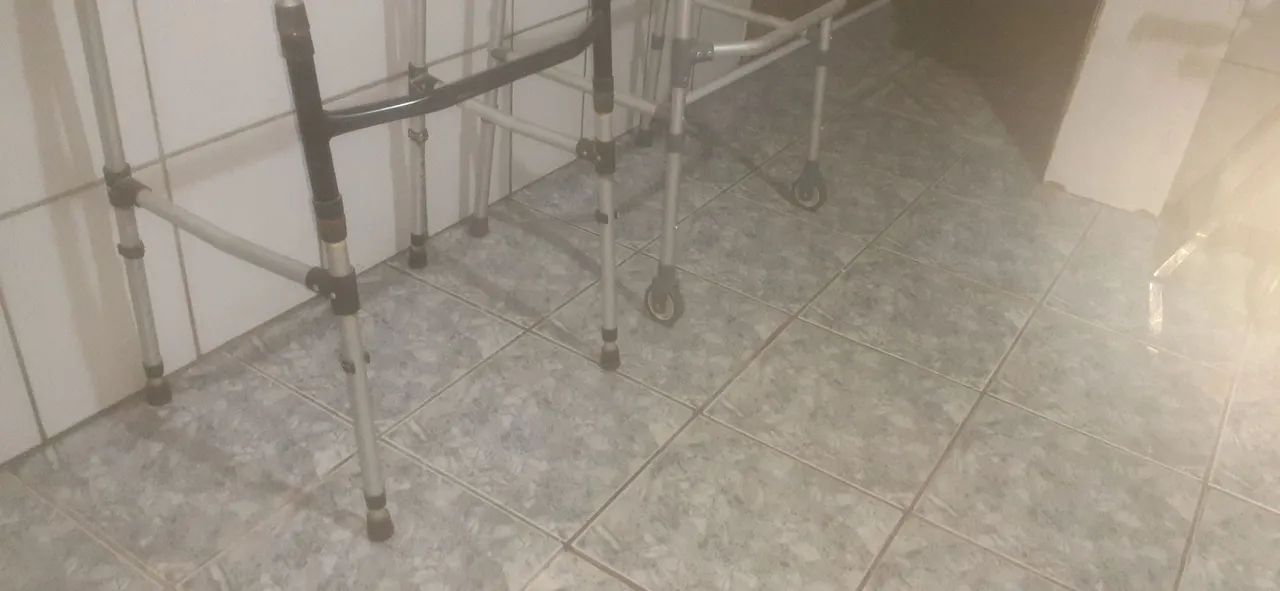 2 andadores para idosos - Foto 5
