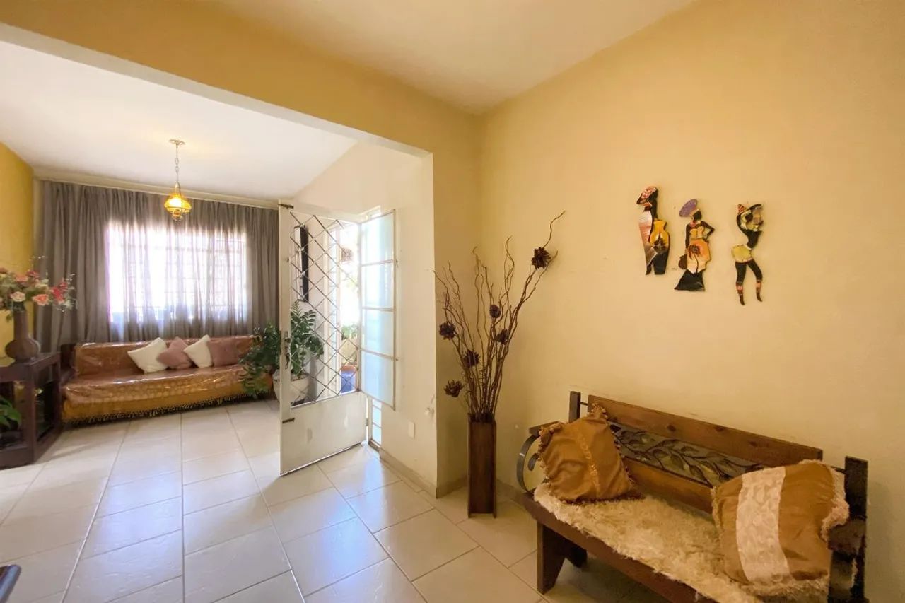 Casa à Venda - Havaí, 3 Quartos, 380 m2 - Foto 2