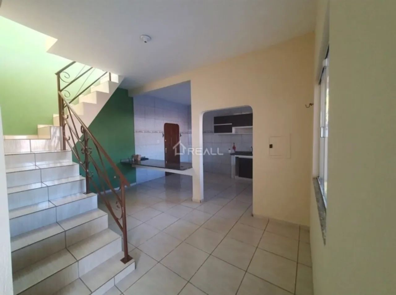 Casa de 2 piso muito grande 