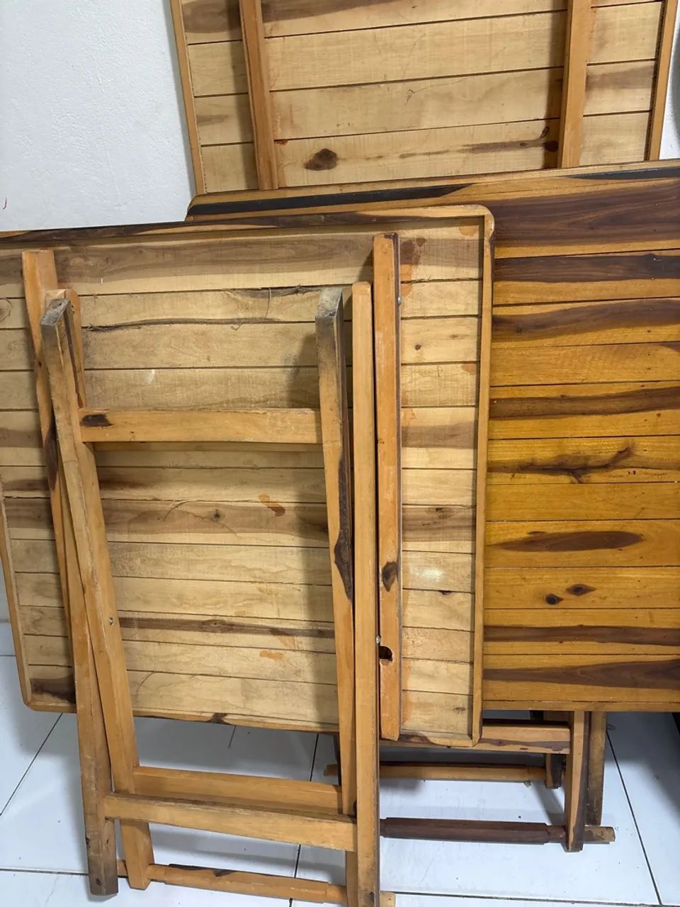 Conjunto de mesa e cadeira de madeira - Foto 2