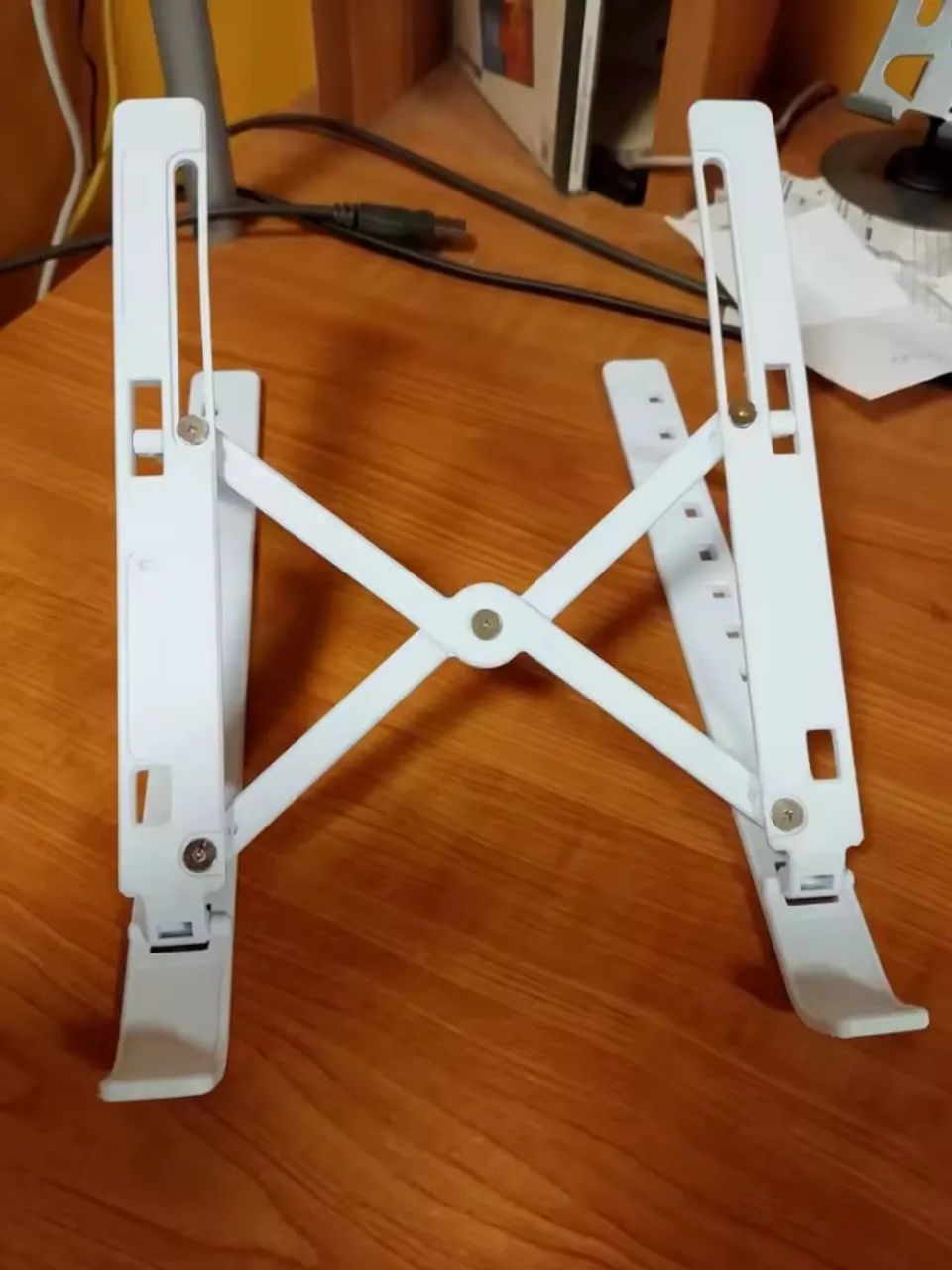 Suporte Para Notebook E Laptop Dobrável Ajustável Ergonômico
