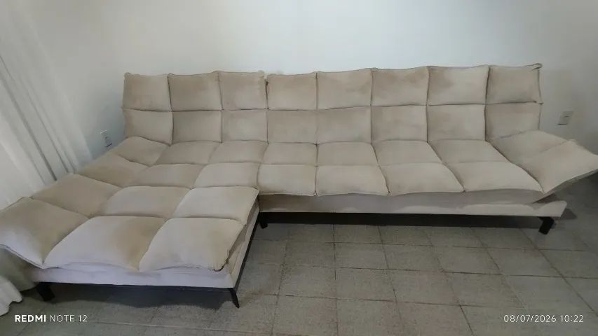 Sofá retrátil em L + Poltrona Giratória Suede Bege - Foto 2