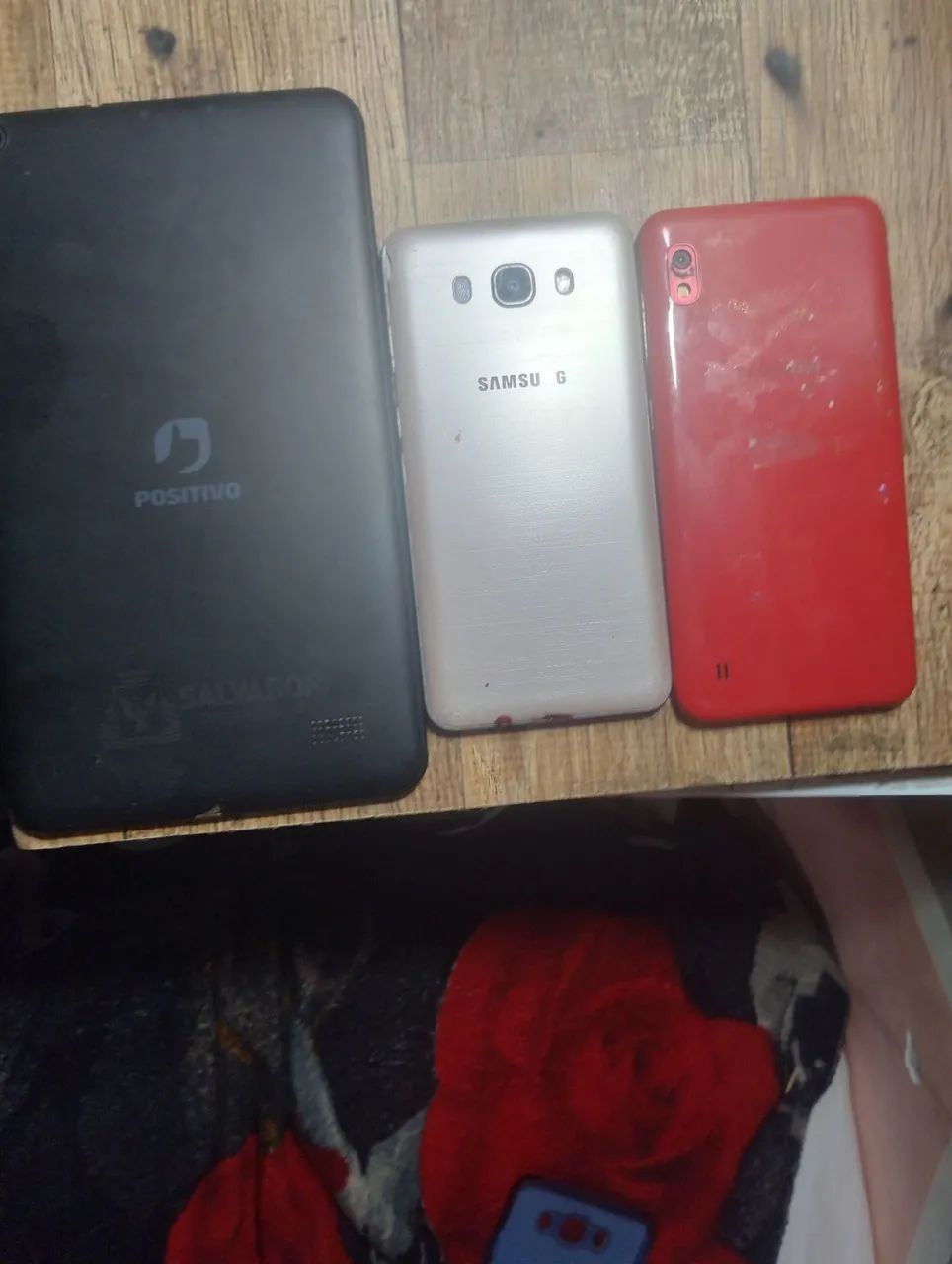 1 tablet 2 celulares retirada de peças funcionando  - Foto 2