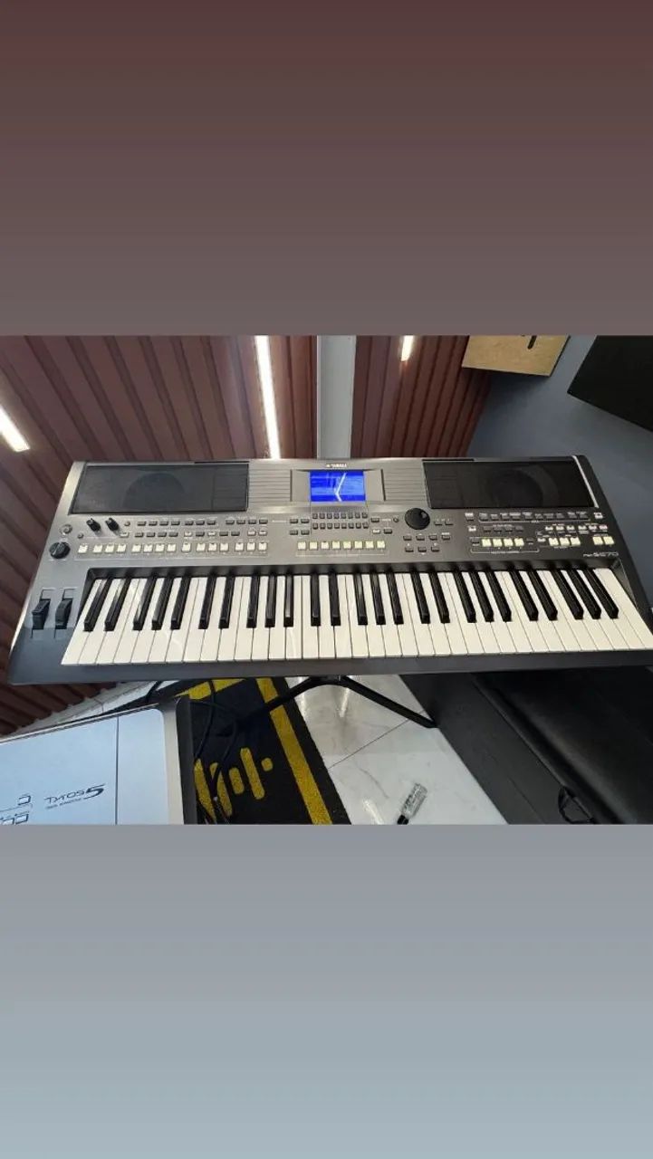 Teclado Yamaha psr670