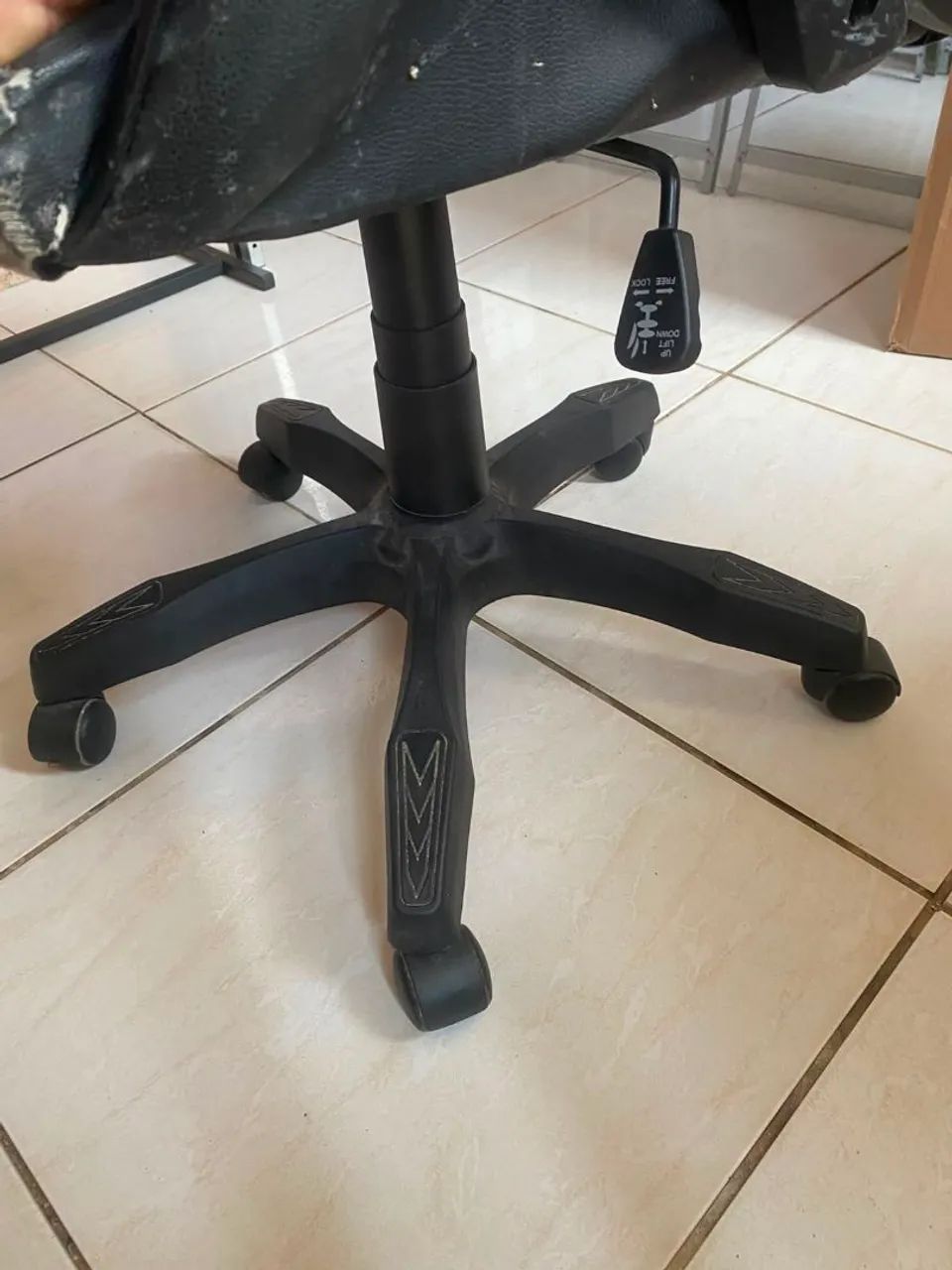 Cadeira Gamer da Dazz usada  - Foto 4