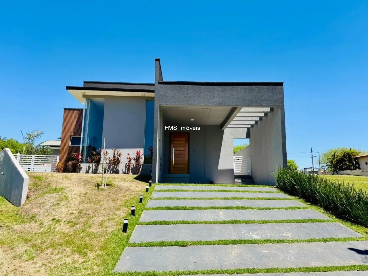 Casa com 4 suítes em condomínio em Porangaba - SP - Foto 2