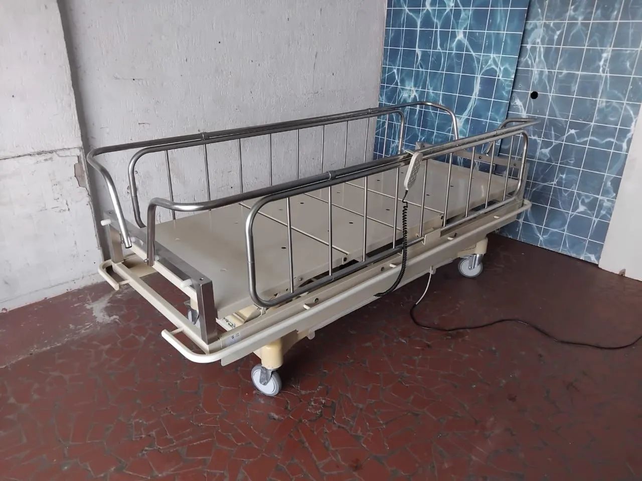 Cama hospitalar elétrica 8 movimentos.  - Foto 4