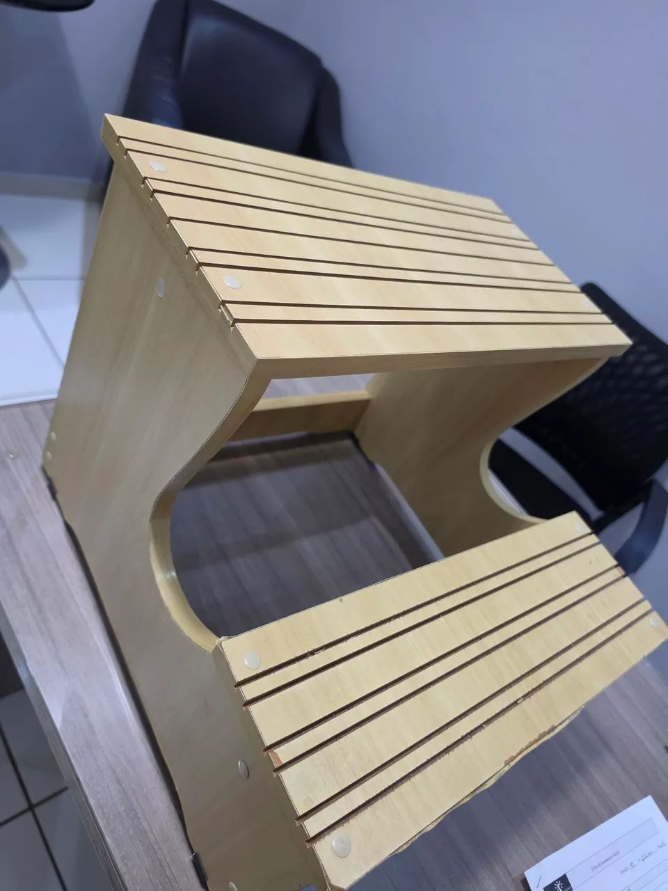 Escada auxiliar 2 degraus  - Foto 5