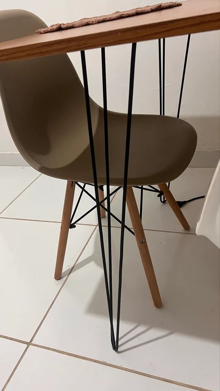 Mesa linda e conservada  - Foto 3