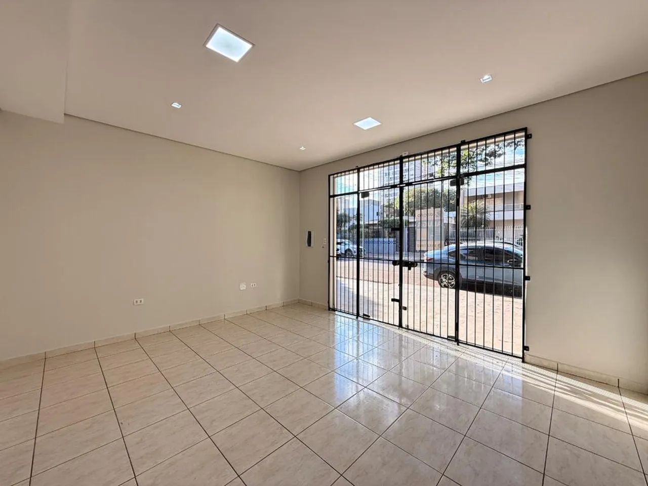 Sala para alugar em Maringá, Zona 03, com 37.74 m² - Foto 3