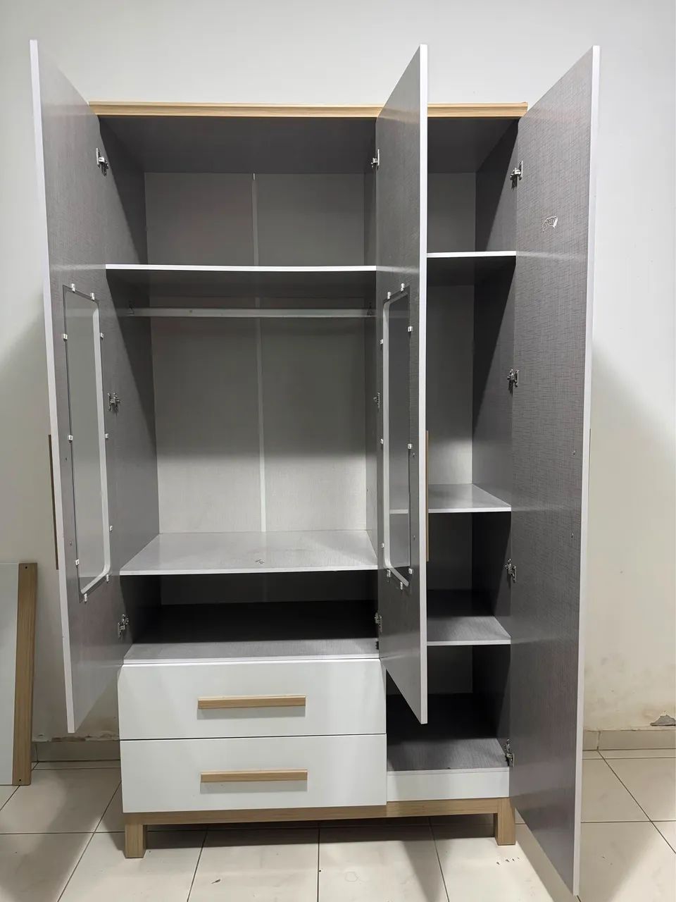 Vendo Guarda Roupa de bebê! Muito novo