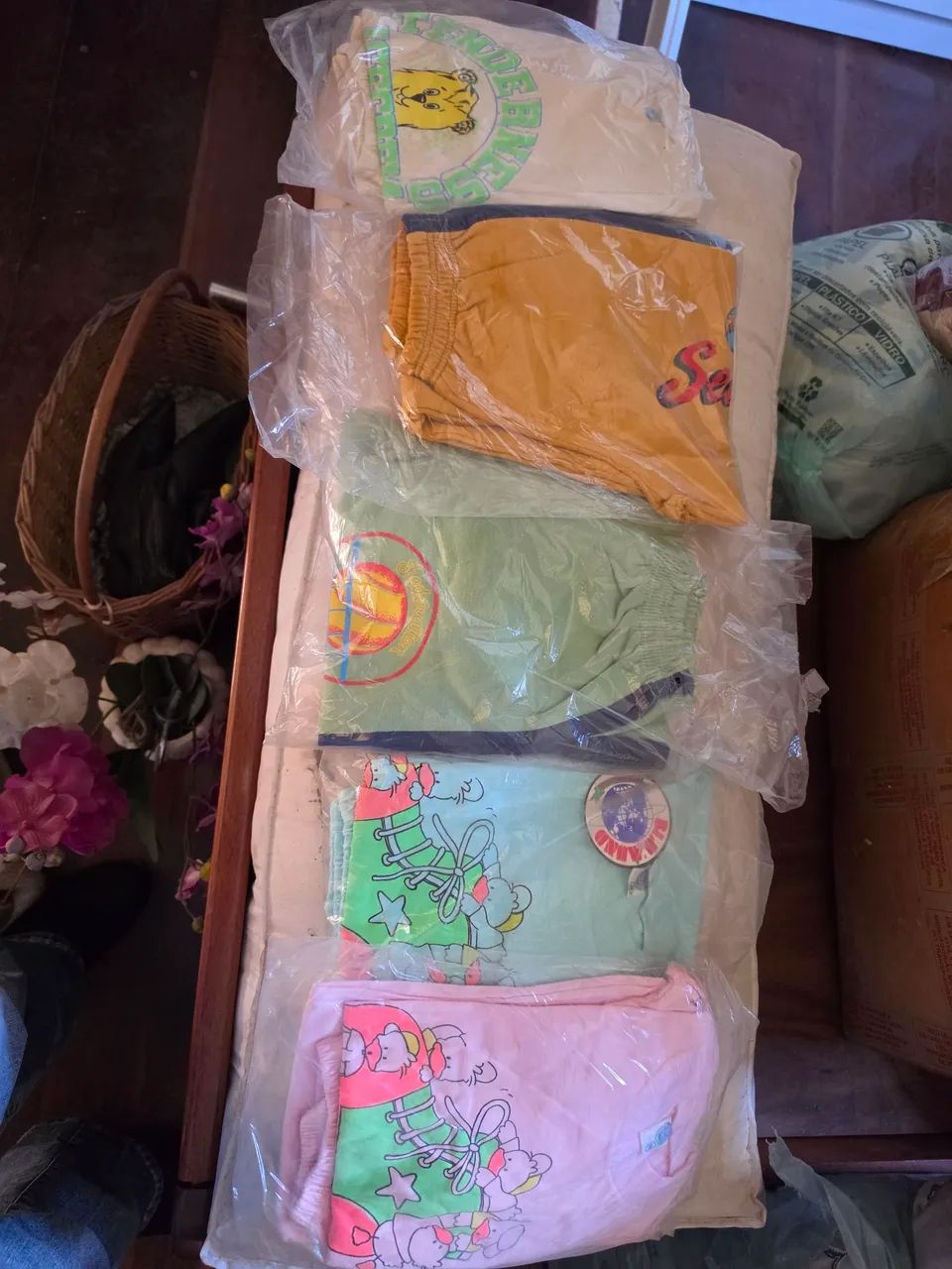 Lote 30 conjuntos  roupas infantil cores variadas
