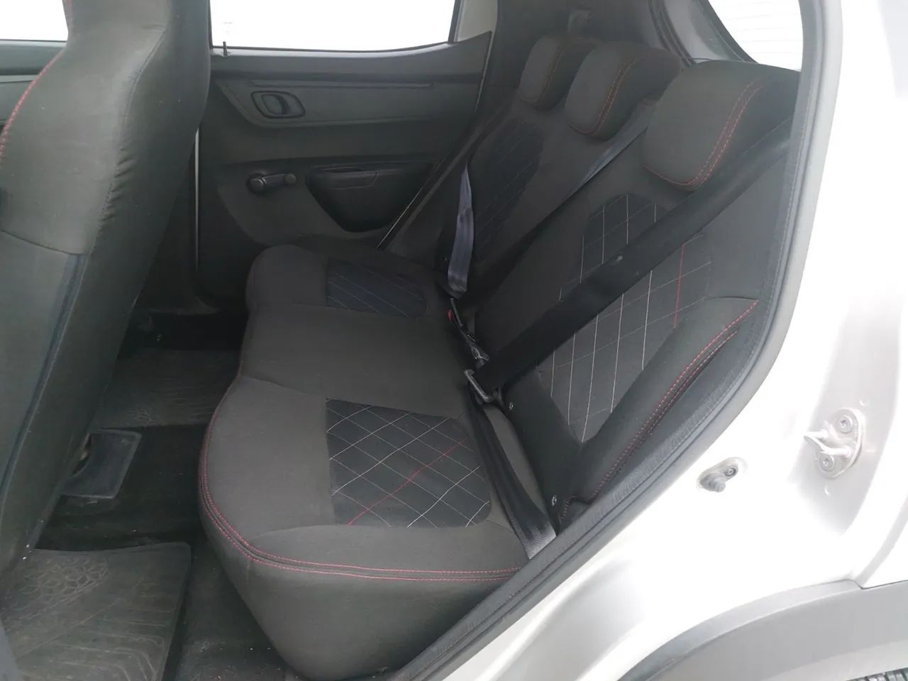 Renault Kwid 1.0 Zen, foto 17 de 18
