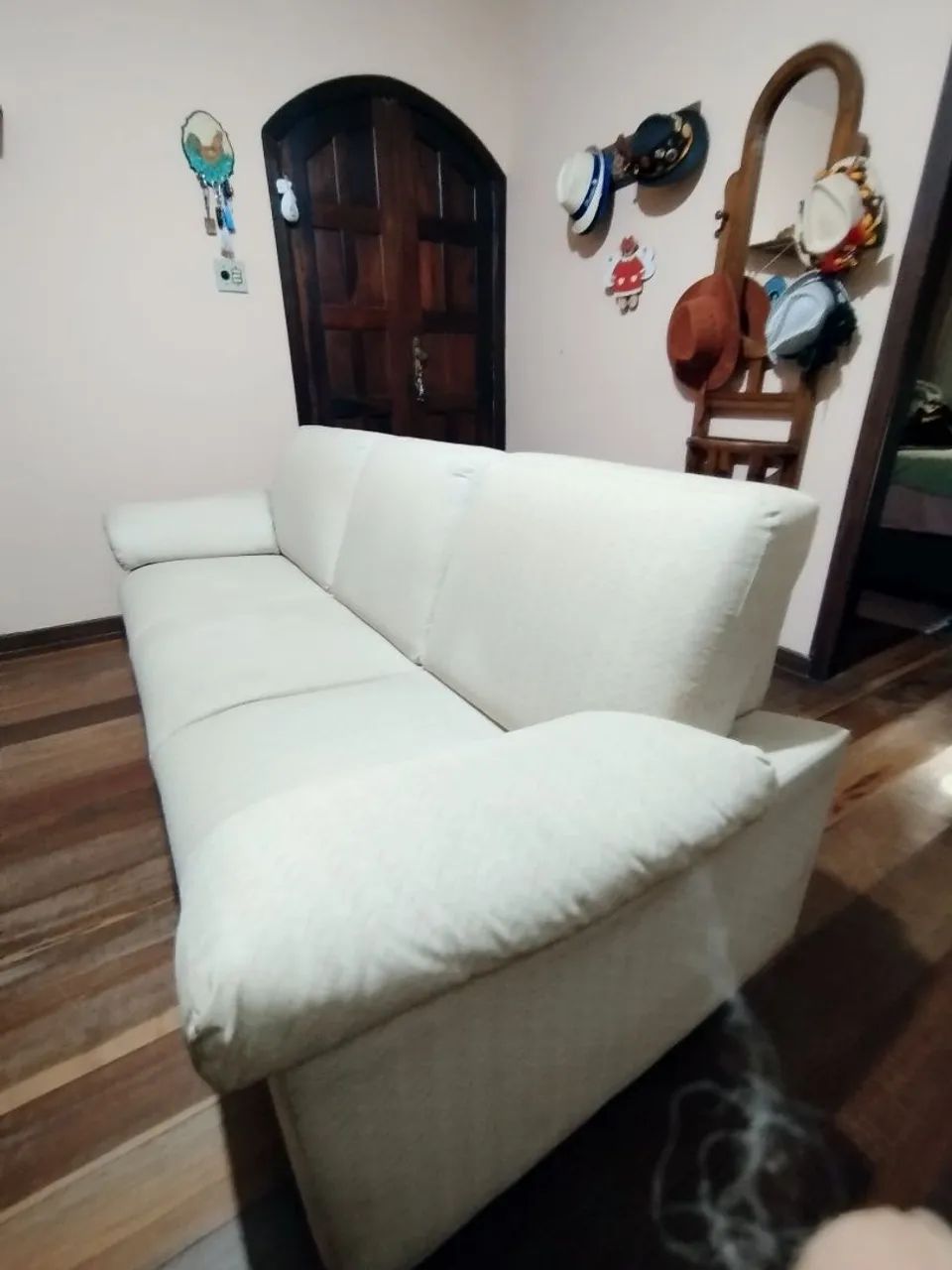Sofá 03 lugares em tecido acquabloc