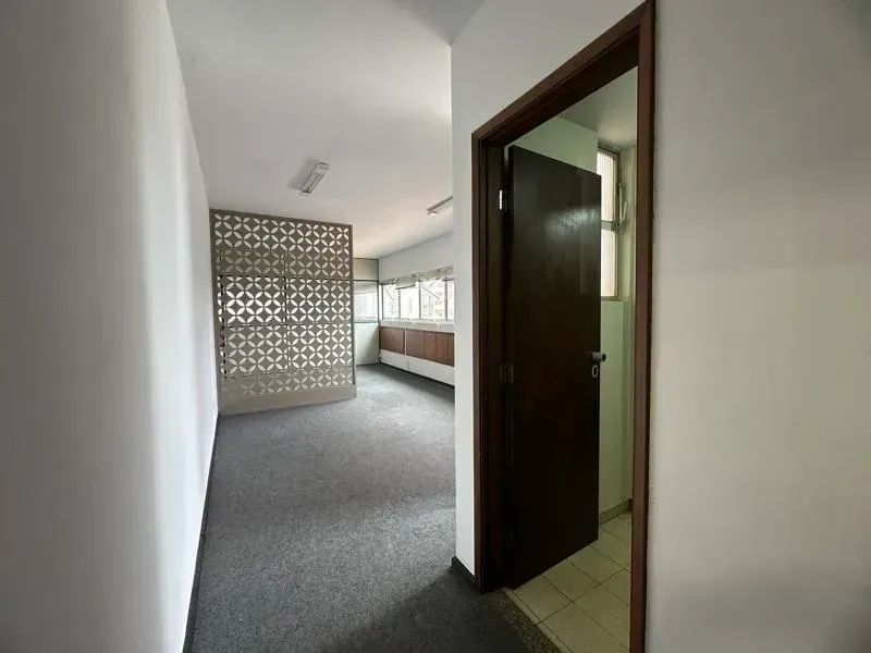 Sala na Av. Higienópolis, 58m², 01 vaga de garagem.