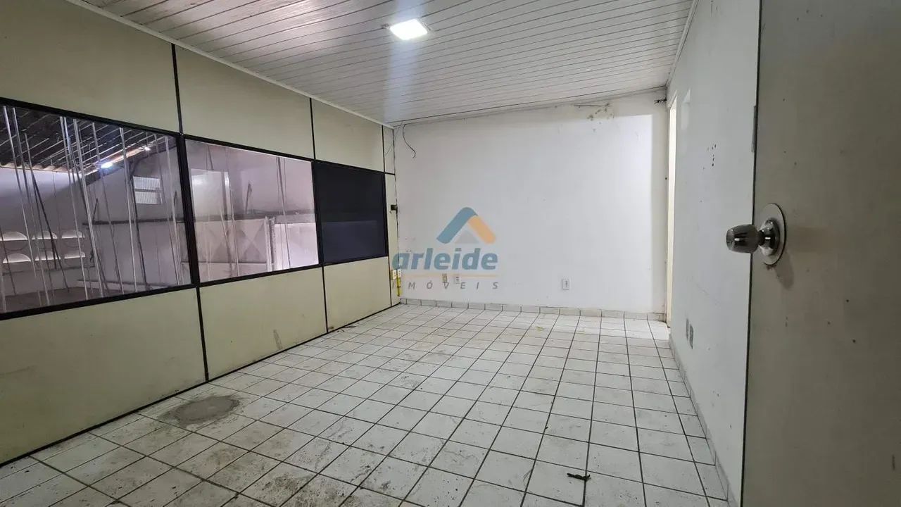 Imóvel para aluguel possui 252 metros quadrados em Serraria - Maceió - AL - Foto 2