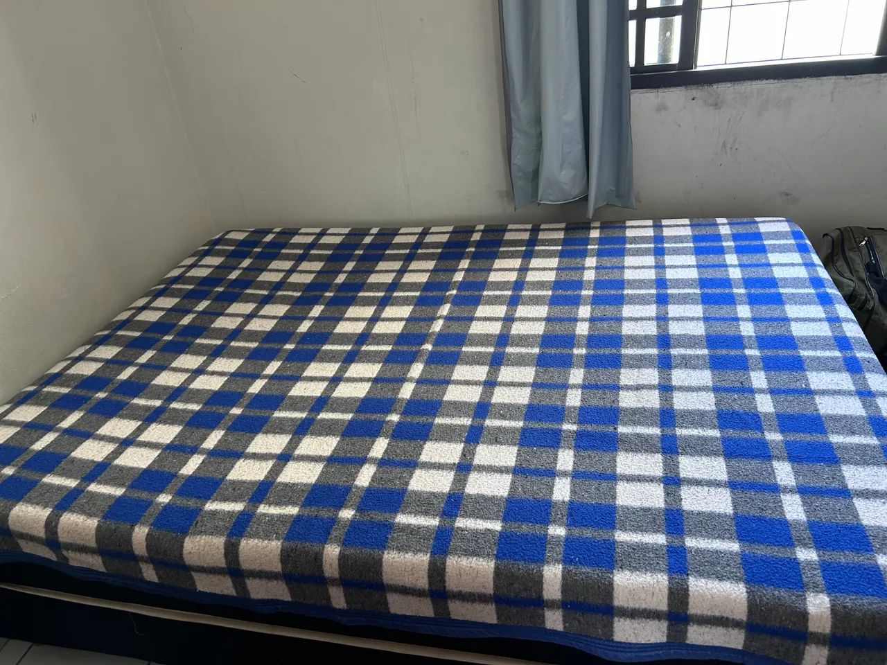 Vende-se Cama de casal box 