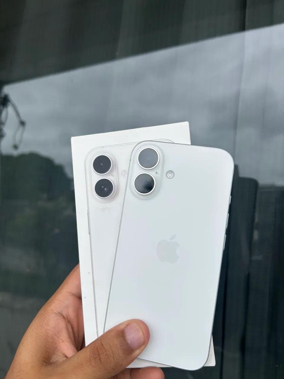 iPhone 16