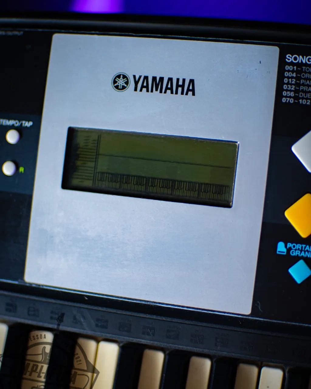 Teclado Yamaha PSR E233 61 Teclas - Foto 2
