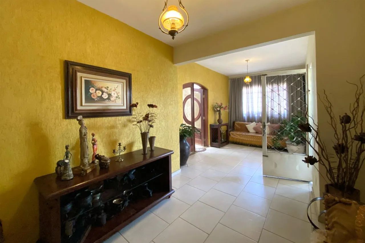Casa à Venda - Havaí, 3 Quartos, 380 m2