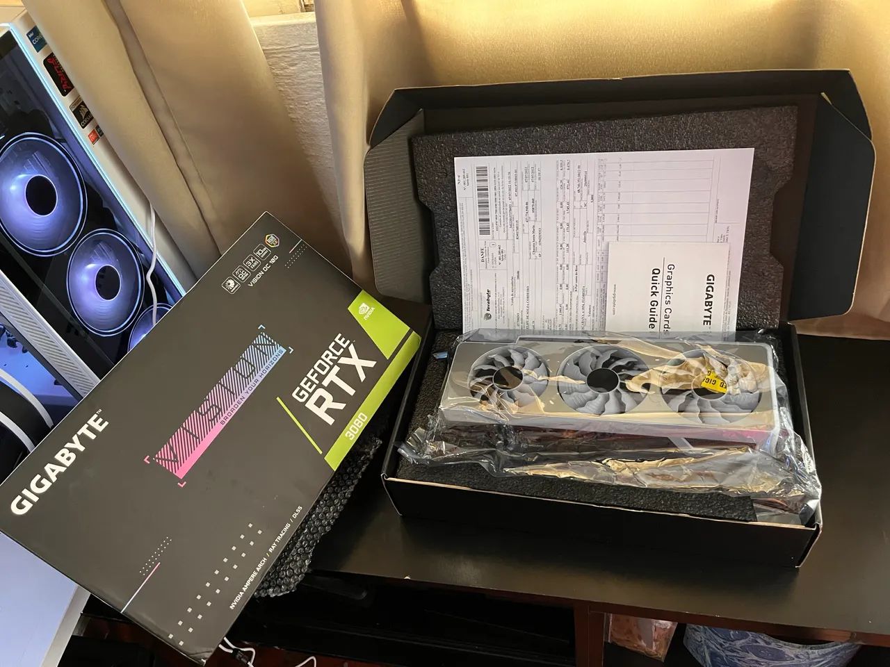 Placa de vídeo NVidea RTX 3080 10GB Giga byte white 