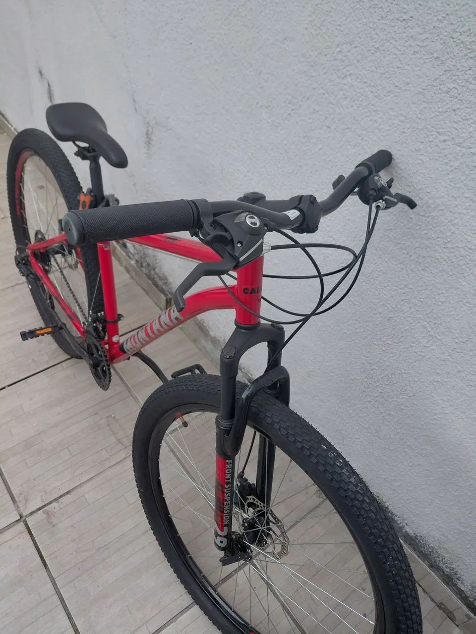 Bicicleta aro 29 nova 2 meses de uso  - Foto 2