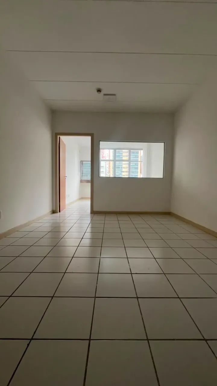 Sala comercial de 35m² para alugar no Edf. Max Center