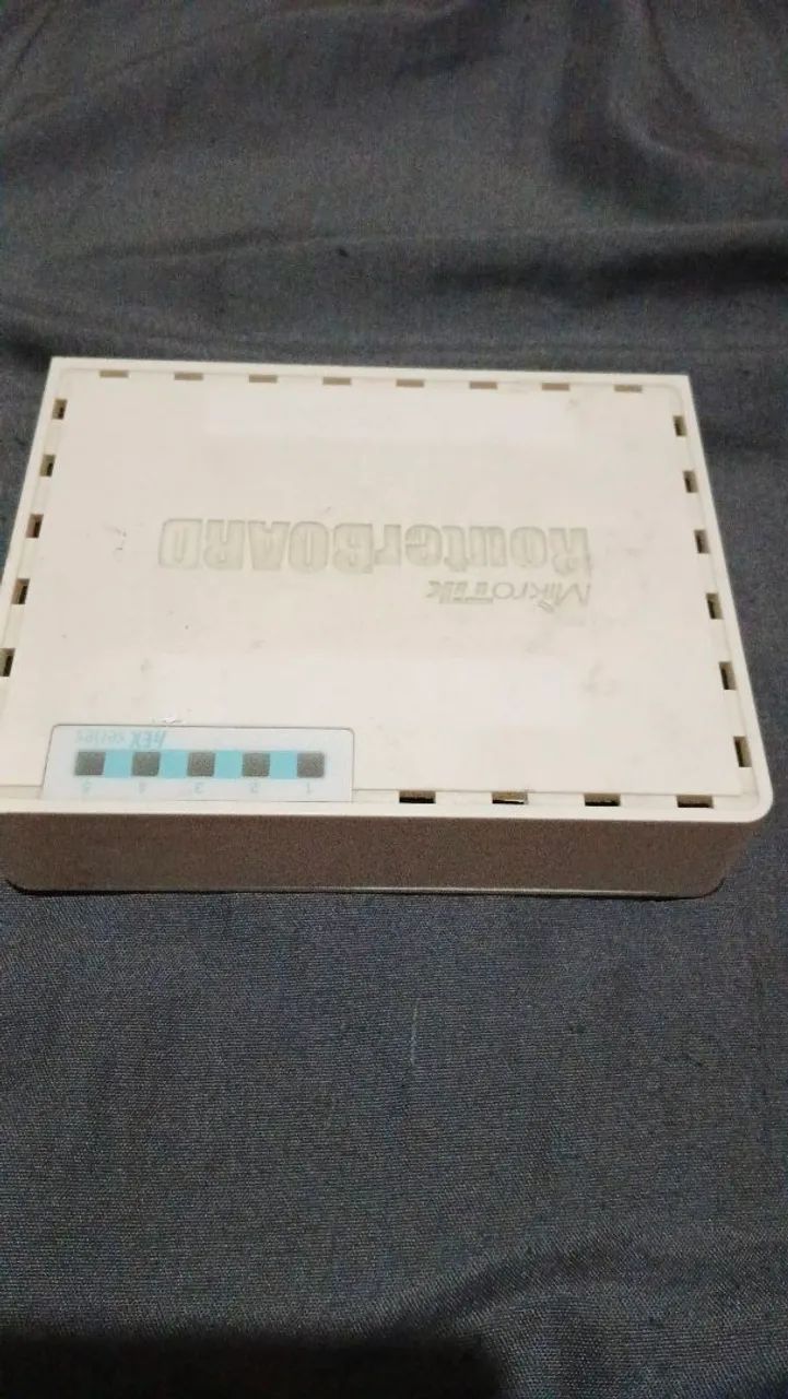Roteador MikroTik RB750Gr3  - Foto 2