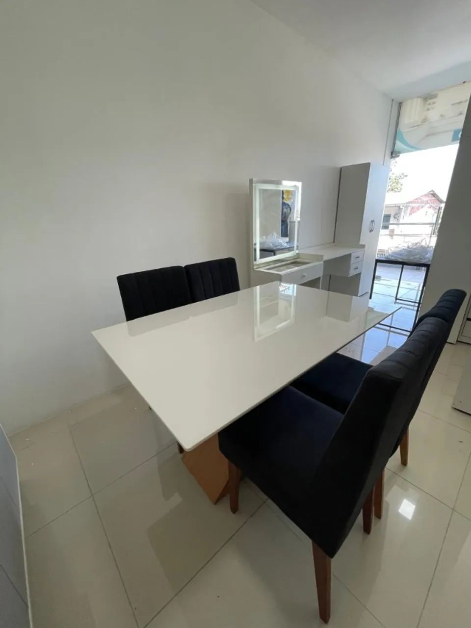 mesa de jantar com tampo de vidro 