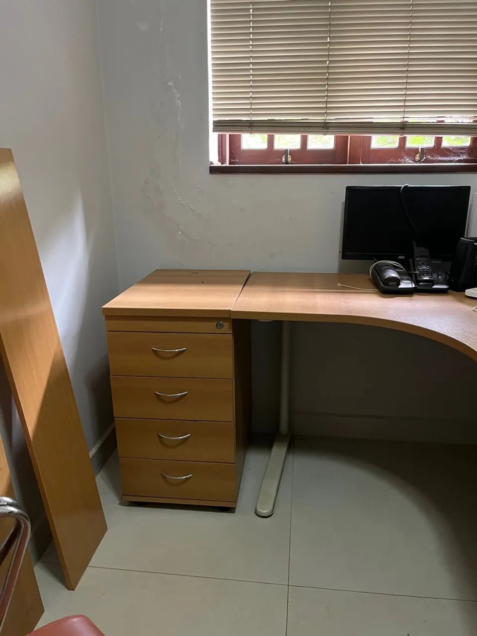 Escrivaninha de madeira para escritório - em ?L? - Foto 5