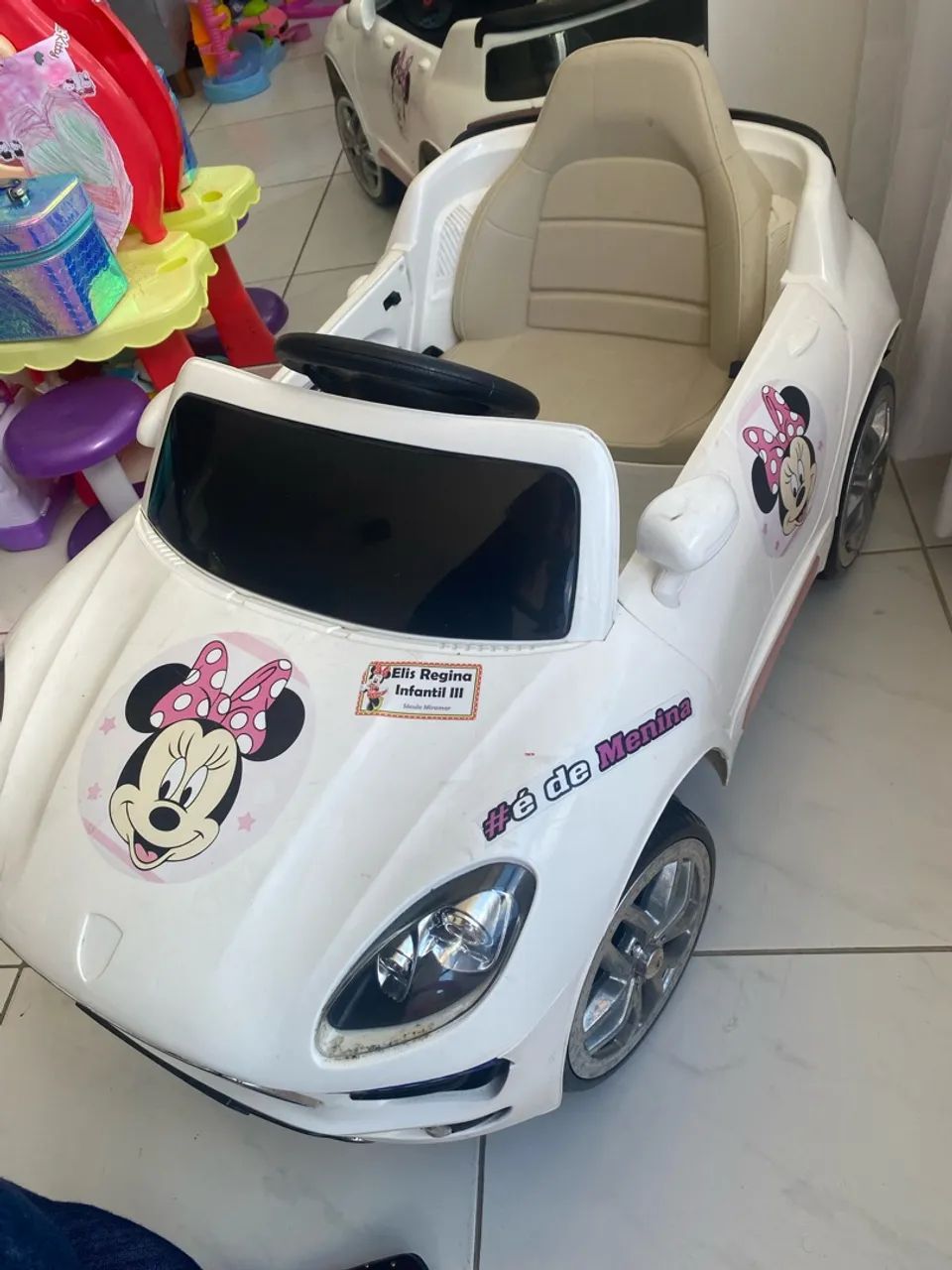 Carro elétrico infantil